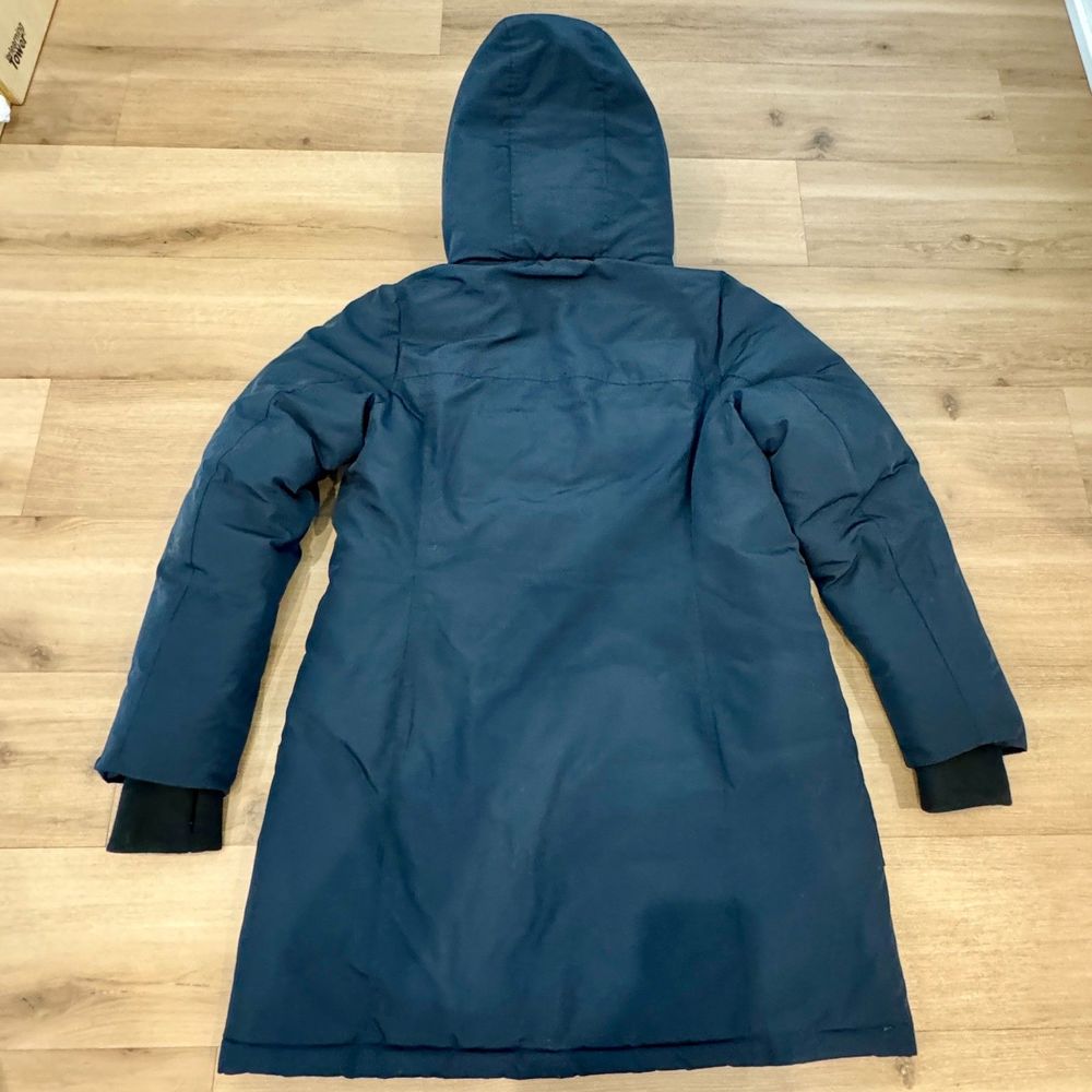 Bernardo Hooded Insulated Parka in Navy Blue - Women's size Medium - Picture 2 of 11